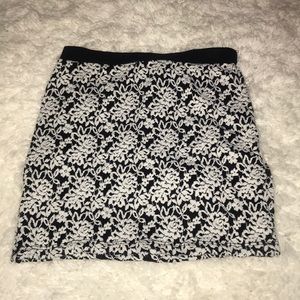 Body-con skirt